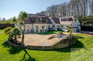 Creek Cottage, Coombes Road, Lancing BN15 0RJ