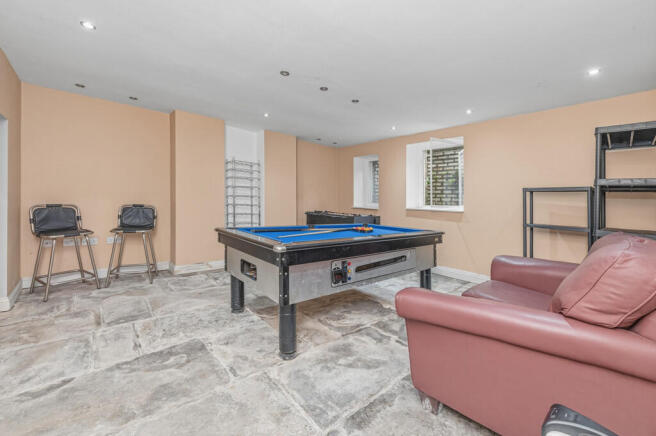 5 bed Terraced for sale Image 6