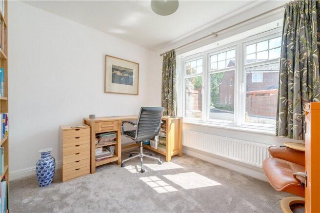 5 bed Detached for sale Image 5