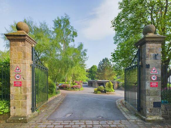 Beautiful Communal Gardens and Grounds