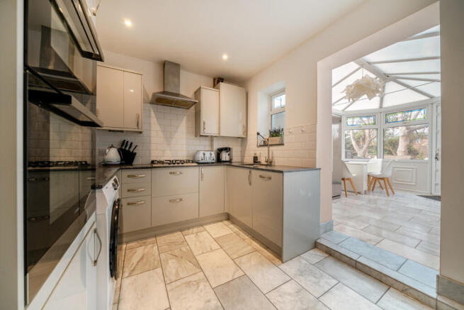 1376885-12-690dfa...