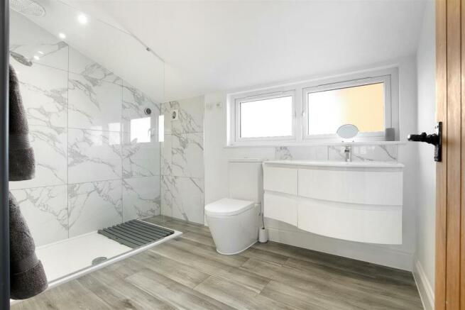 En Suite master.jpg