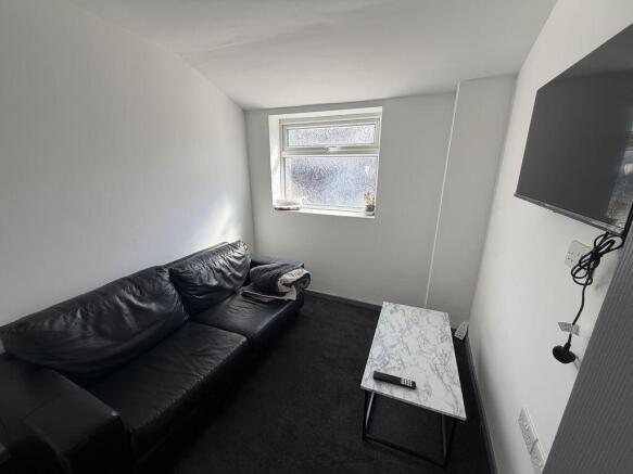 1 bed Flat to rent Image 5