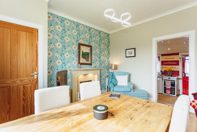 Lounge/Dining Room