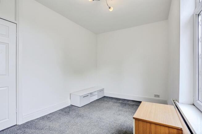 3 bed Semi-Detached for sale Image 8