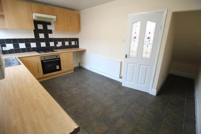 2 bed Terraced to rent Image 5