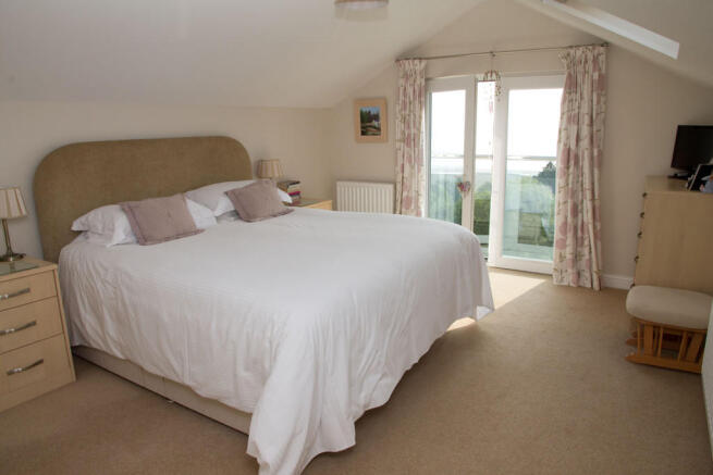 Master Suite - Be...
