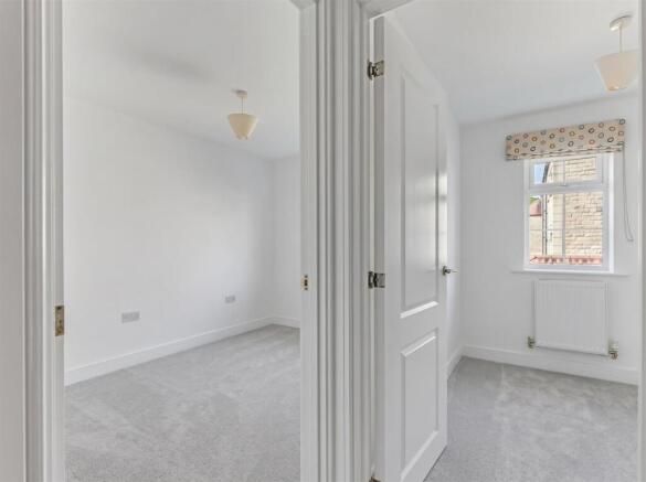 4 bed Semi-Detached for sale Image 7