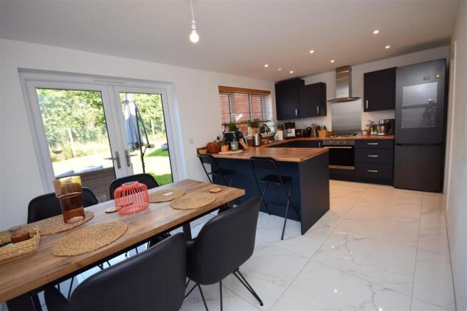 Kitchen/Dining Room