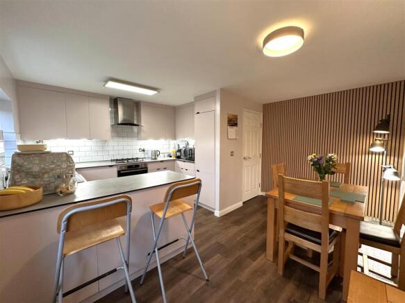 Open-Plan Dining Kitchen 149