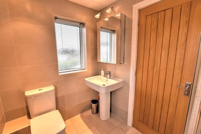 Shower room 2.jpg