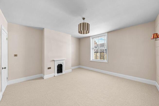 4 bed Terraced for sale Image 8