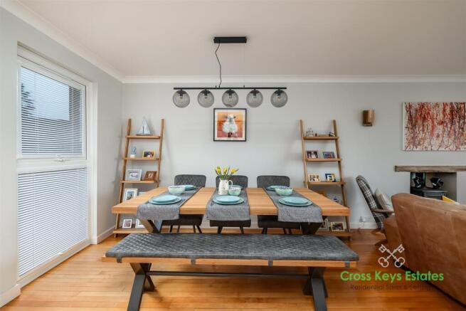 Dining & Entertaining Room