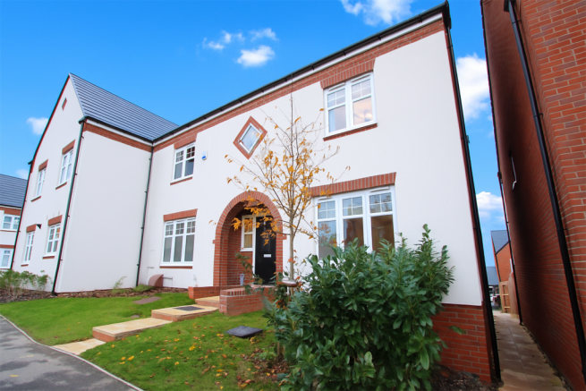 3-bed semi-detached on Meadow Brown Road, GL19, £365,000