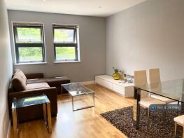 Flat 5, 42, Market Place, Reading RG1 2DE