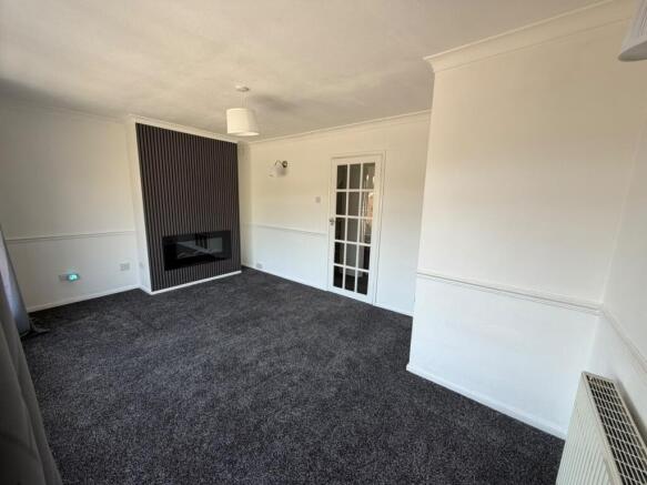 3 bed House to rent Image 5