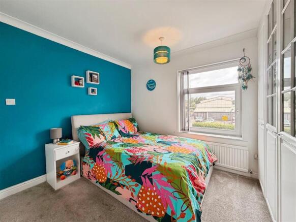 4 bed Semi-Detached for sale Image 6