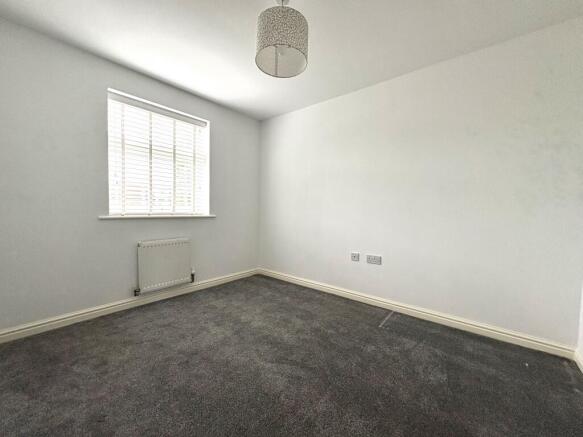 4 bed Detached to rent Image 10
