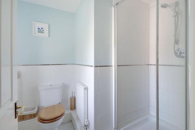 Ensuite to Bed 1