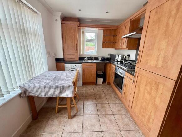 2 bed Apartment for sale Image 4