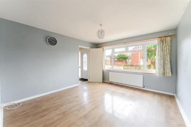 2 Alexander Way, Yatton, BS49 4HE 3.jpg