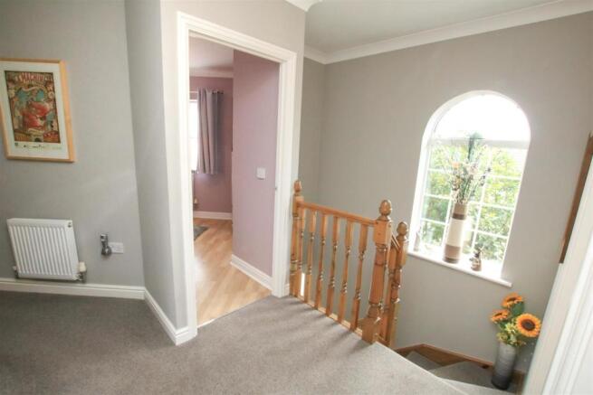 FIRST FLOOR LANDING