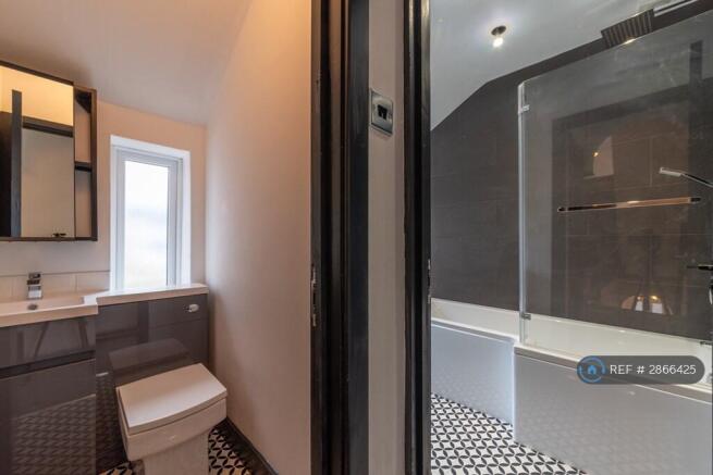 Main Bathroom & Sep Wc