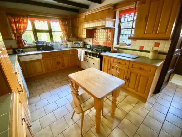 KITCHEN.jpg