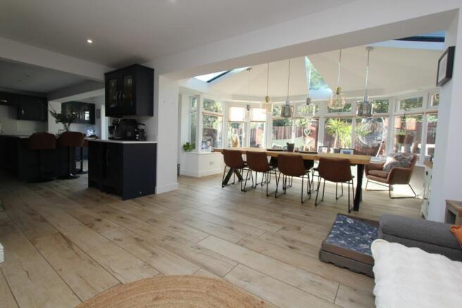 Eat-in Kitchen/Diner/Orangery