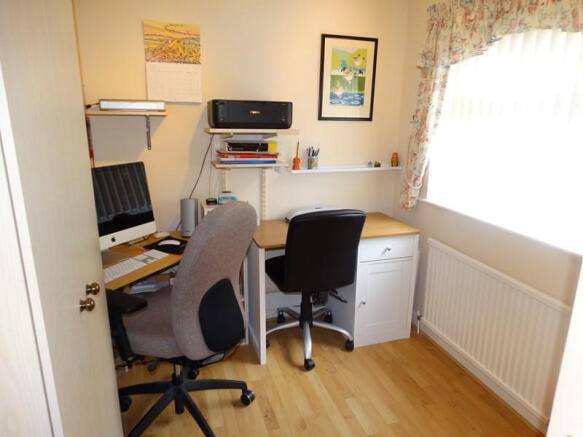 Bedroom 3/Study