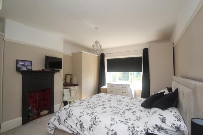 4 bed Semi-Detached to rent Image 6