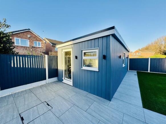 OUTBUILDINGS/SALON & STORE
