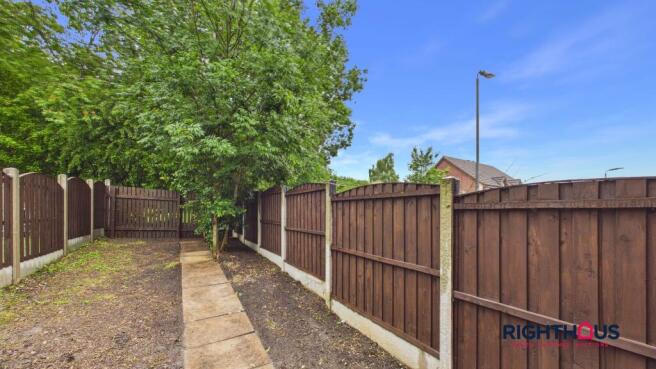 2 bed Terraced to rent Image 8