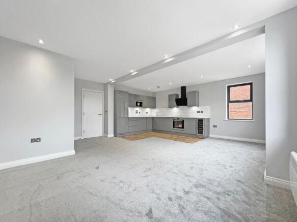 2 bed Apartment for sale Image 4