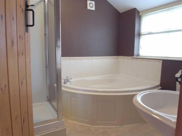 BATH/SHOWER ROOM
