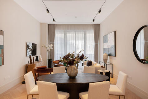 Queensway, London, W2
