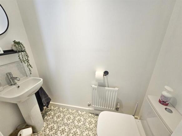 3 bed Semi-Detached for sale Image 8