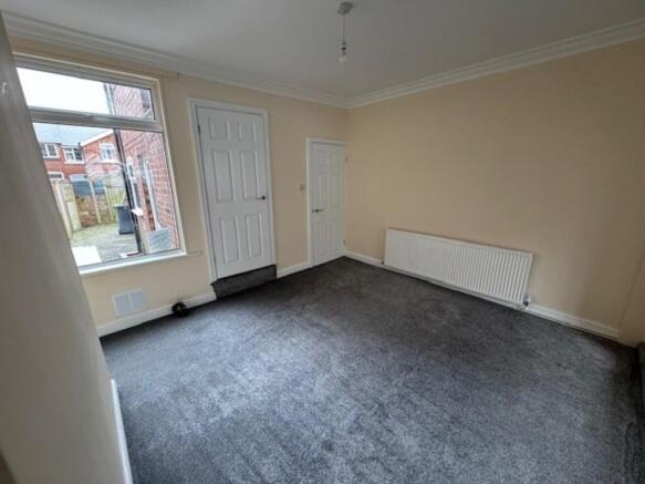 3 bed Terraced to rent Image 12