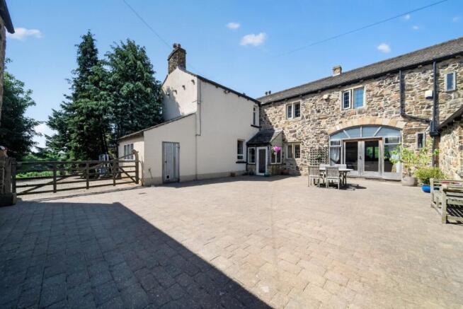 7 bed Barn Conversion for sale Image 4