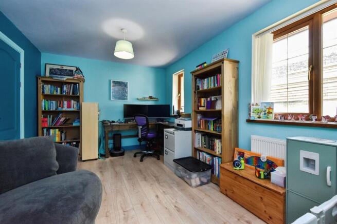 Photo 11