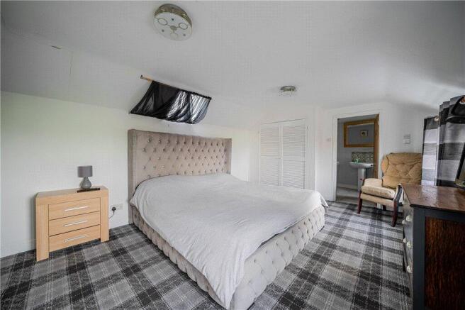 4 bed Semi-Detached for sale Image 7