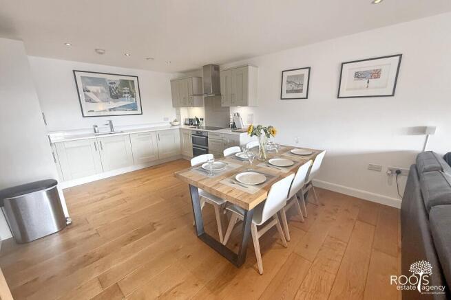 Kitchen/Dining Space