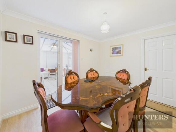 4 bed Detached for sale Image 11