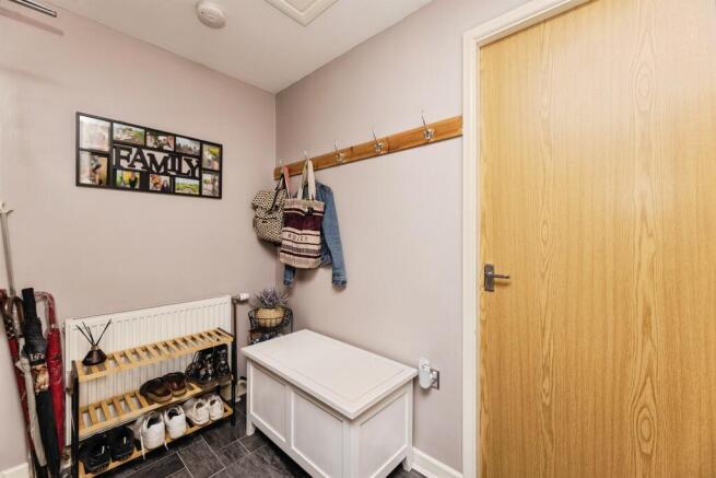 2 bed Flat for sale Image 11