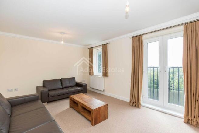4 bed Semi-Detached for sale Image 5