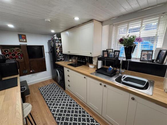 2 bed Terraced for sale Image 5