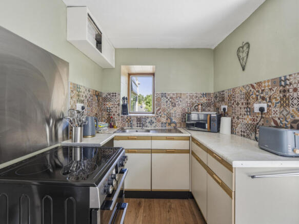 2 bed Cottage for sale Image 9