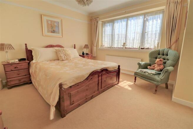 Bedroom 1.jpg