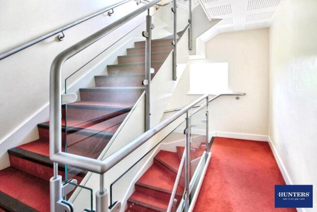 2 bed Apartment to rent Image 9