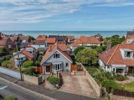 16, Cliff Drive, Cromer NR27 0AW
